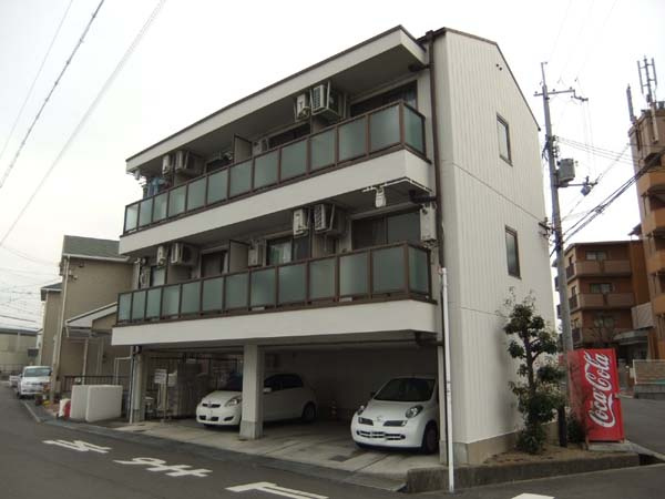 グランピア小松里の外観|外観は落ち着いています