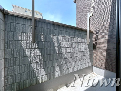 【バルコニー】 | GRANDTICスリジェ | 落ち着いた時間を過ごせるバルコニーです