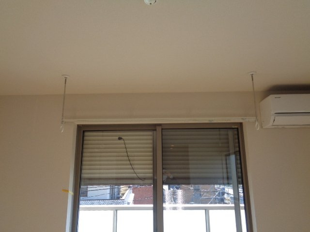 サニーコート戸塚の内装|【イメージ写真】同仕様室内物干しフック