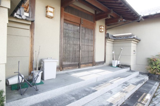 【エントランス】