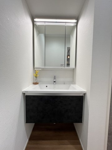 八幡町建売住宅の独立洗面台