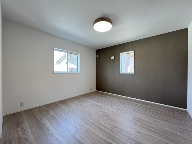 八幡町建売住宅の洋室