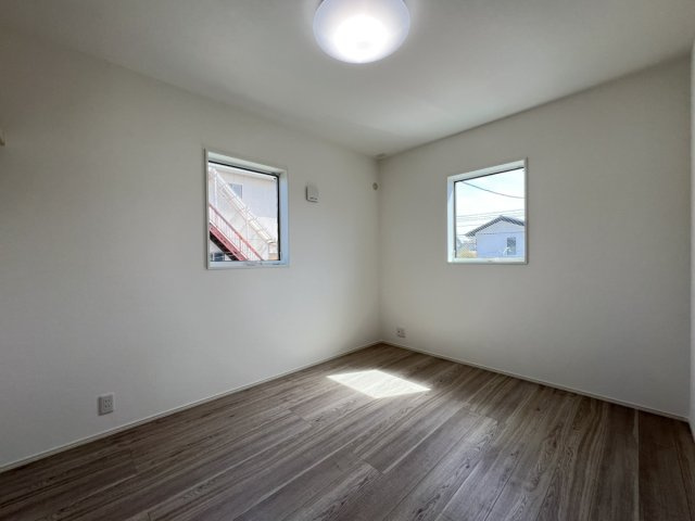 八幡町建売住宅の洋室