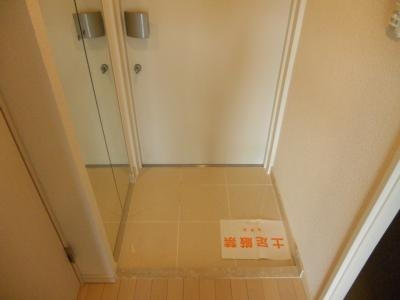 エステムプラザ京都御所ノ内ＲＥＧＩＡ（レジア）の玄関