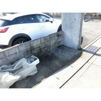 【駐車場】