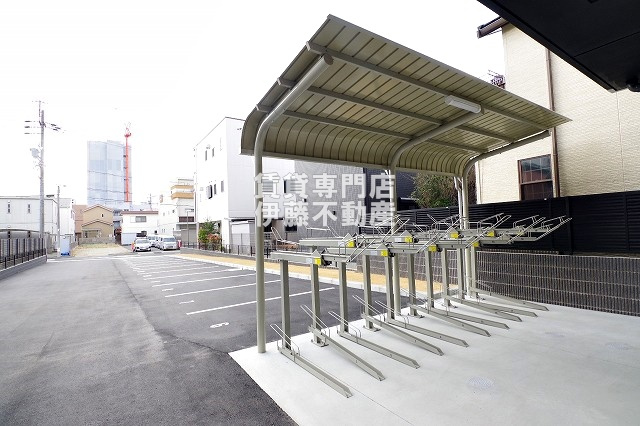 プレイズシード浄心の駐車場