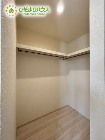 寄居町　第1　新築一戸建て　リーブルガーデン　01の収納|お気に入りの服やバッグがたっぷりしまえるウォークインクローゼットがあります♪
