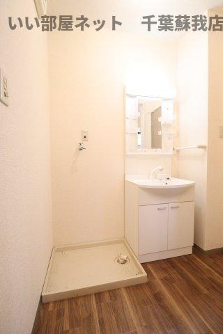 アルカディア　Ⅳの洗面所|脱衣スペースもあります