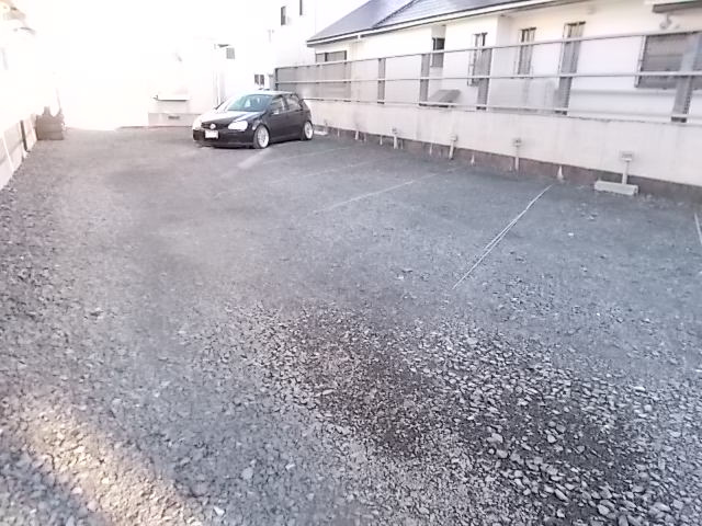 コーポアバンセの駐車場