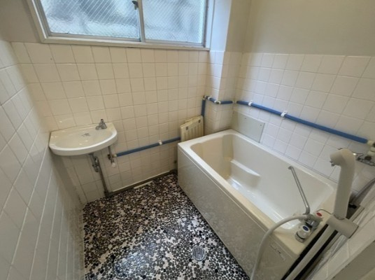 マンションうぐいす の浴室