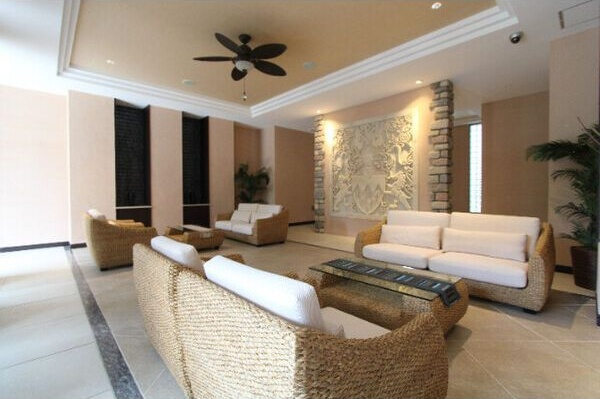 レオングラン新大阪レジデンスのエントランス