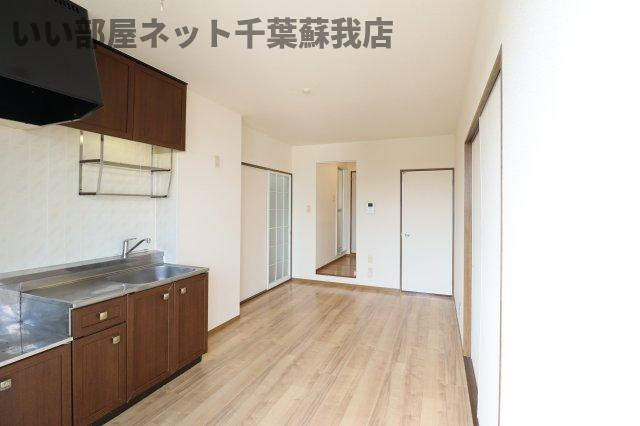 カサベルデ　Ａの居間・リビング|使いやすいリビングです