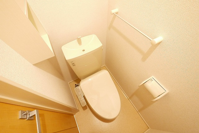 ＡＬＨＯＵＳＥ南城戸のトイレ|ゆったりとした空間のトイレです