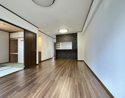 【居間・リビング】 | エンゼルハイム春日グランコート