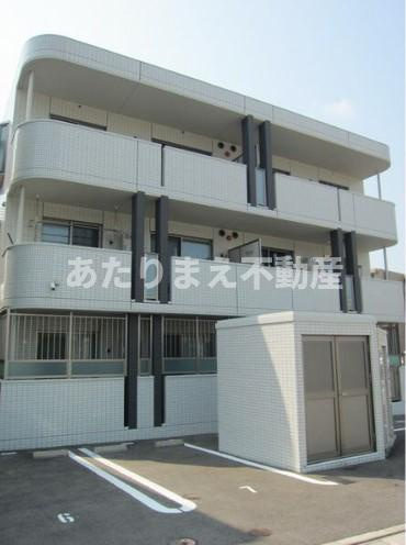 アンビシャス・IIの駐車場