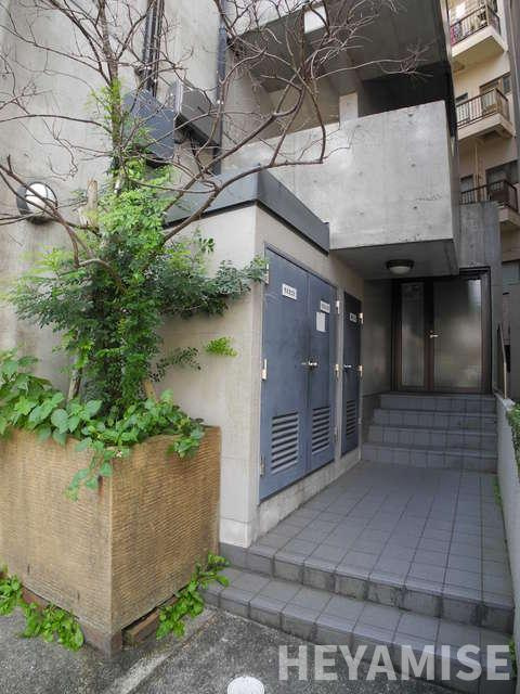 クオーレ中川のエントランス