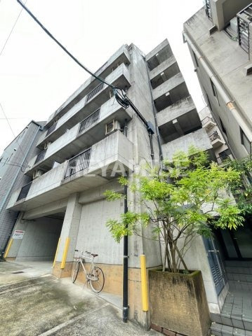 クオーレ中川の外観