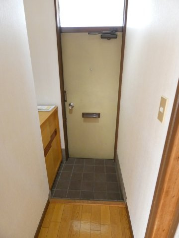 ハイツブライトの玄関