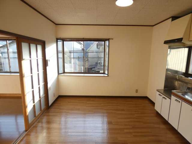 ハイツブライトの居間・リビング