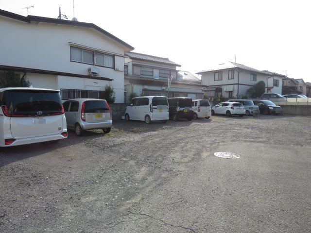 関根コーポの駐車場
