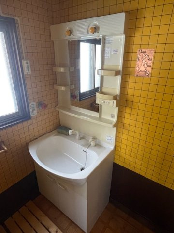 盛岡市上田字北山の独立洗面台