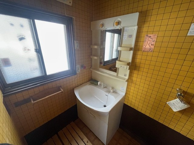 盛岡市上田字北山の独立洗面台