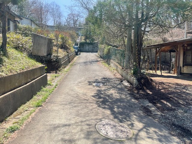 盛岡市上田字北山の前面道路含む現地写真