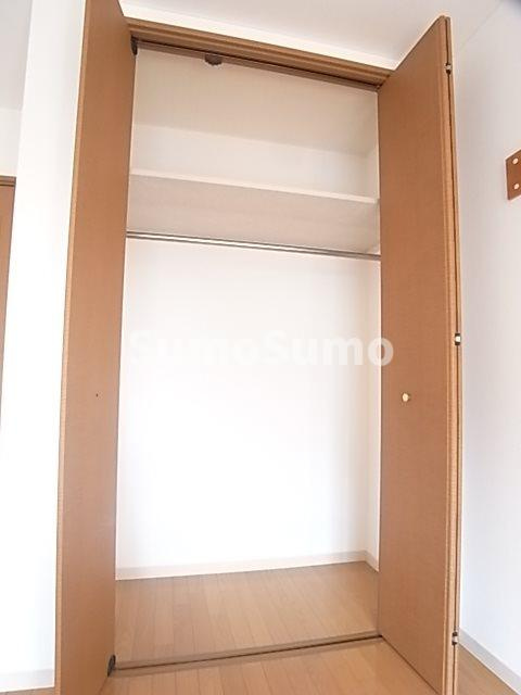 誠月ハイツの収納