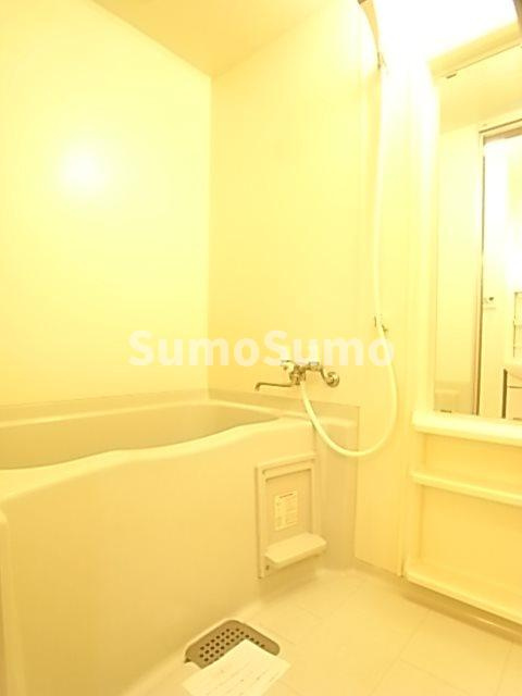 誠月ハイツの浴室