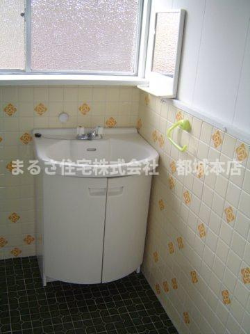 都城市鷹尾３丁目の一戸建ての洗面所