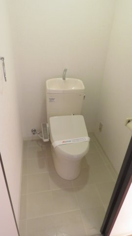 ラフォーレ田無のトイレ|ウォシュレット付き