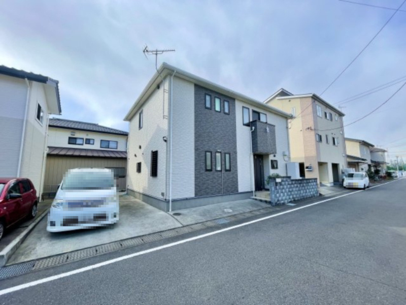 【中古戸建】前橋市総社町総社の前面道路含む現地写真|■外観