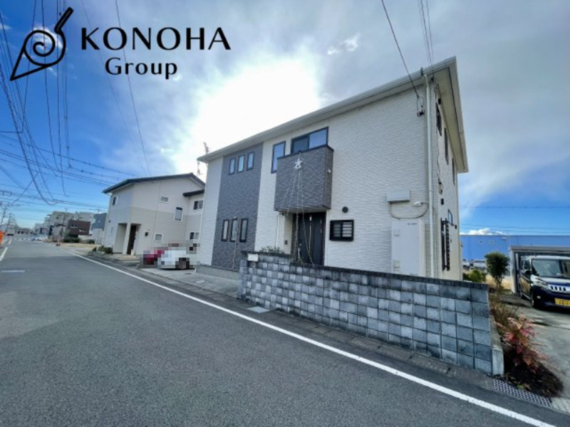 【中古戸建】前橋市総社町総社の前面道路含む現地写真|■外観