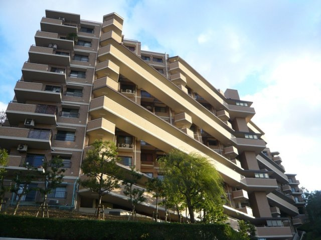 インペリアル千里青葉丘