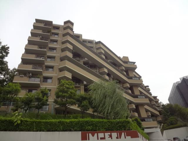 インペリアル千里青葉丘の外観