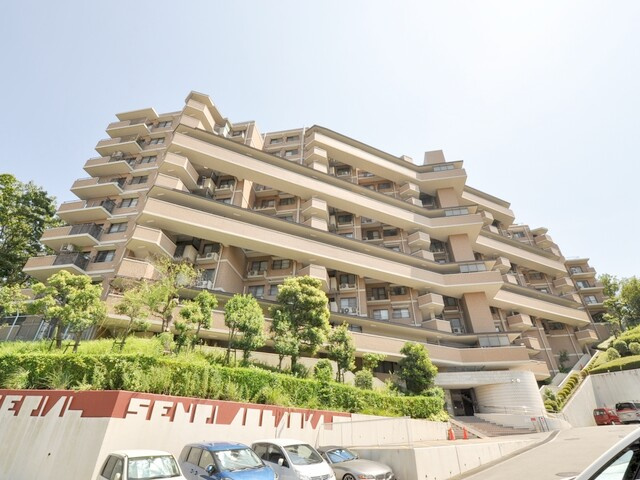 インペリアル千里青葉丘の外観