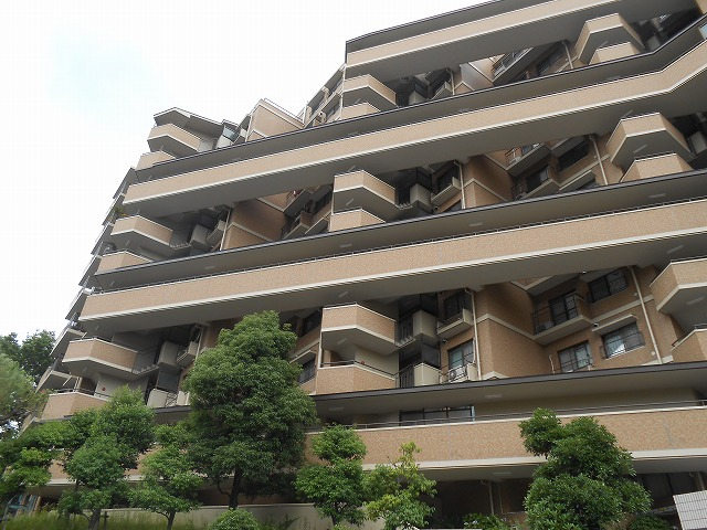 インペリアル千里青葉丘の外観