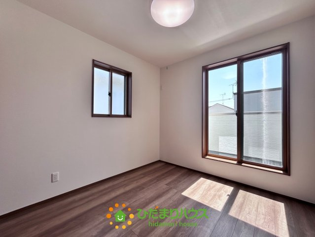 ワイウッドコート加須市馬内第１期　新築一戸建て　03の子供部屋|日差しの差し込む明るいお部屋は、お子様のお部屋に丁度良いですね♪