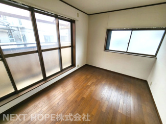 【洋室】 | 伊丹市東有岡３丁目中古戸建 | ２階バルコニーに面した洋室６帖です♪たいへん明るく開放的阿室内です！ぜひ現地でご確認ください！！