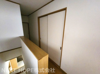 【内装】 | 伊丹市東有岡３丁目中古戸建 | ２階廊下部分です♪