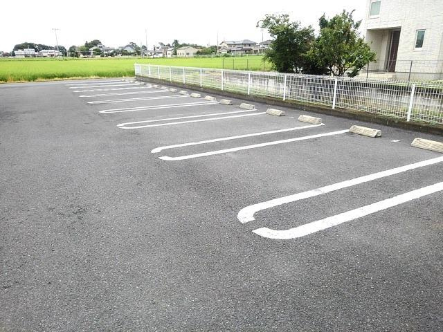 メゾンドラフレＢの駐車場|駐車場