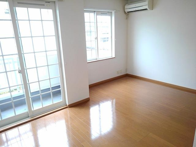 メゾンドラフレＢの居間・リビング|居室・リビング