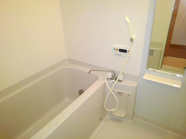 メゾンドラフレＢの浴室|バス