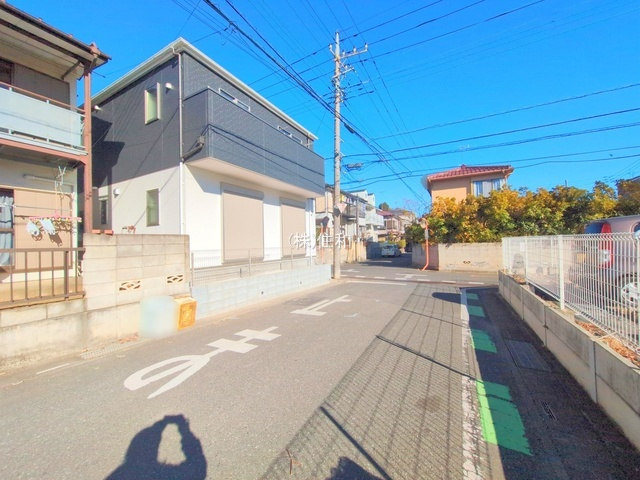 【新築分譲住宅】富士見市鶴馬１期　の前面道路含む現地写真