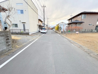 【前面道路含む現地写真】