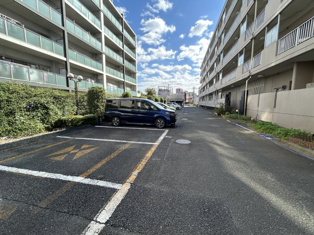 グレイスハイムの駐車場