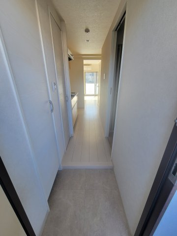 シャ・ノアール新都心の玄関