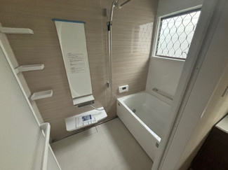 【浴室】 | 安芸郡熊野町呉地5【リフォーム済・中古戸建】【110坪】 | 浴室暖房換気乾燥機付きで雨や夜のお洗濯に大活躍です♪