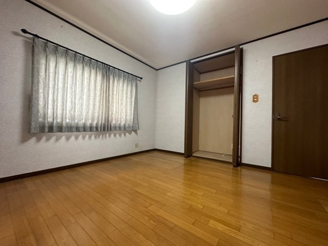 桃山町正宗の洋室|２階洋室