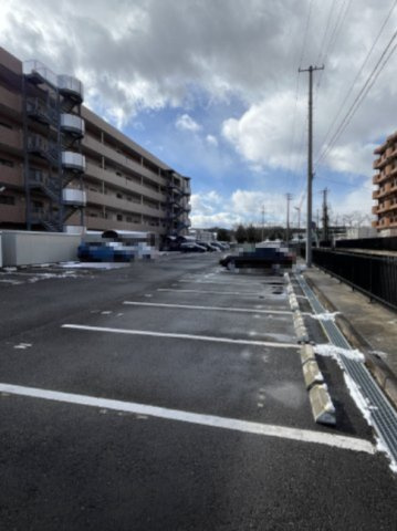 ビアン本間Ⅱの駐車場